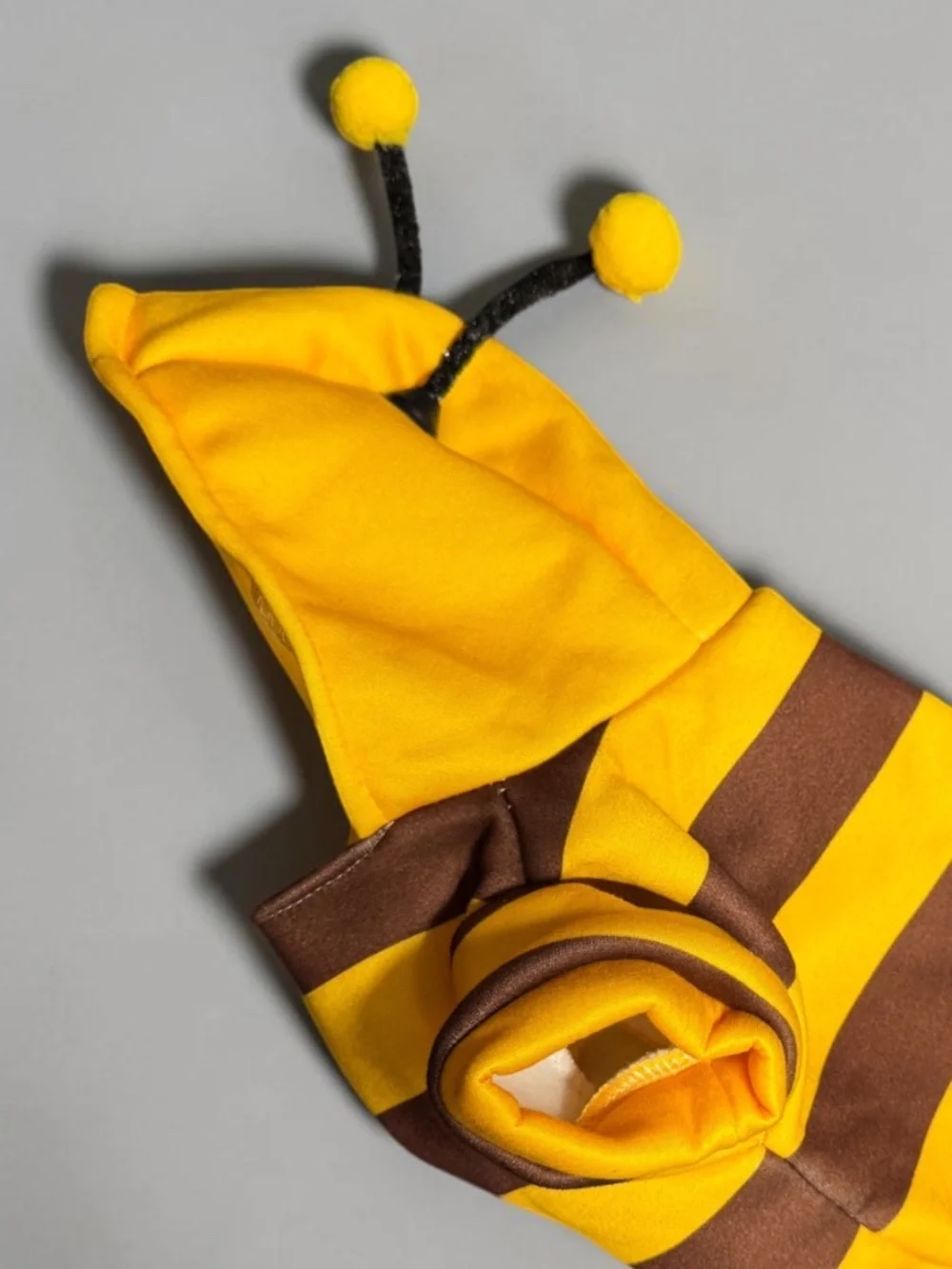 Dog Bee Costume Hoodie Medium Cute Pet Cosplay Outfit NWOT